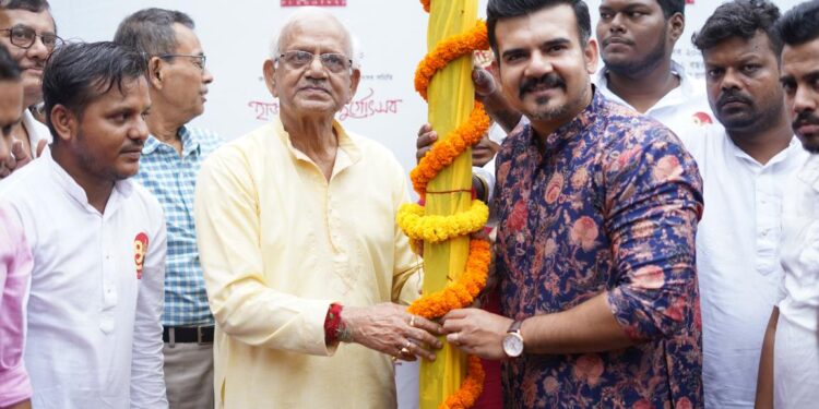 हाजरा पार्क दुर्गोत्सव में खुटी पूजा के साथ दुर्गापूजा के तैयारियों की हुई शुरुआत