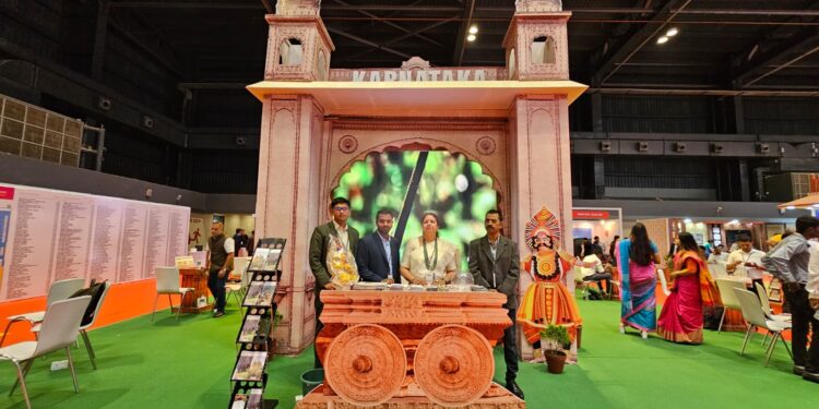 टीटीएफ कोलकाता 2023 में कर्नाटक पर्यटन स्टैंड को सर्वश्रेष्ठ सजावट के लिए मिला उत्कृष्टता पुरस्कार