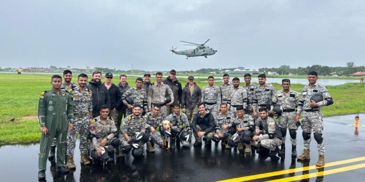 भारतीय नौसेना- अमेरिकी नौसेना द्वारा बचाव और विस्फोटक आयुध निपटान का किया गया संयुक्त अभ्यास