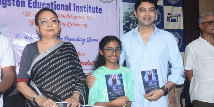 सातवीं कक्षा की छात्रा ऐंद्रिला की पुस्तक का हुआ विमोचन