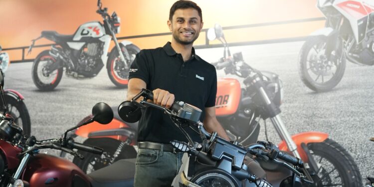 अदीश्वर ऑटो राईड इंडिया ने हावड़ा में खोला ‘मोटो वॉल्ट’ सुपरबाईक शोरूम