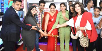 खोसला इलेक्ट्रॉनिक्स की ओर से लैंसडाउन आउटलेट की 9वीं वर्षगांठ टॉलीवूड अभिनेत्री मधुमिता सरकार, अपराजिता आध्या और सौम्य मुखर्जी के साथ ऑल-न्यू KGA 4K स्मार्ट टीवी लॉन्च कर मनायी गयी