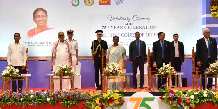 कानूनी पेशेवरों को शीघ्र सुनवाई और त्वरित न्याय की दिशा में काम करना चाहिए: राष्ट्रपति मुर्मू