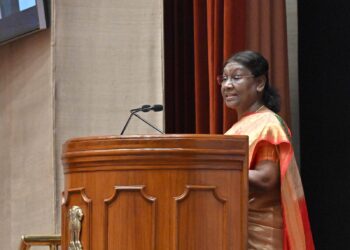 राष्ट्रपति भवन के सांस्कृतिक केंद्र में आयोजित समारोह में राष्ट्रपति मुर्मू ने राष्ट्रीय भूविज्ञान पुरस्कार किए प्रदान