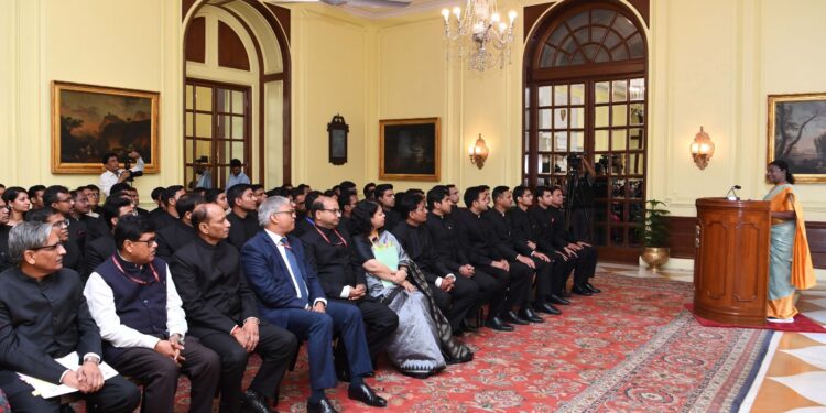 भारत ने दुनिया को दिखाया प्रोद्यौगिकी और परंपराएं चल सकती हैं साथ-साथ : राष्ट्रपति