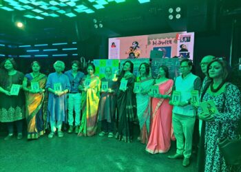 रौनक पब्लिकेशन ने पहली पुस्तक “चारुलता” की लॉन्च