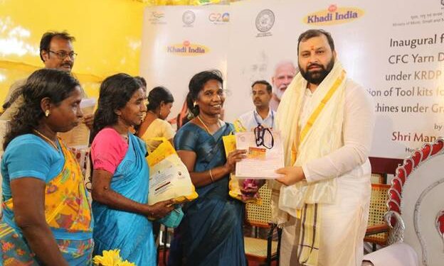 केवीआईसी के अध्यक्ष ने तमिलनाडु में केवीआई की विभिन्न गतिविधियों का किया उद्घाटन 