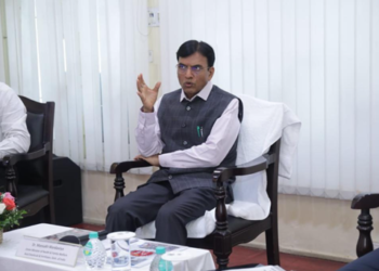 ‘‘राज्य सरकार को बंगाल के लोगों के लाभ के लिए आयुष्मान भारत को जमीनी स्तर पर करना चाहिए लागू ” : मांडविया