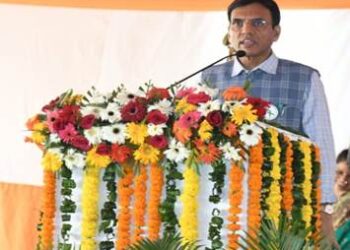 केंद्रीय स्वास्थ्य मंत्री डॉ. मनसुख मांडविया ने आगरा के जीआईसी ग्राउंड में ली अंगदान की शपथ 