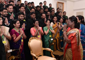 भारत को एक समावेशी और विकसित राष्ट्र बनाना आपका सामूहिक लक्ष्य है: राष्ट्रपति