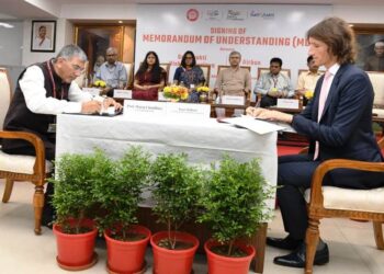 भारतीय रेलवे के गति शक्ति विश्वविद्यालय (जीएसवी) वडोदरा और एयरबस के बीच एयरोस्पेस शिक्षा और अनुसंधान के लिए समझौता ज्ञापन