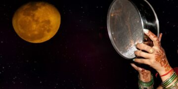 Karwa Chauth 2023 : चौथ के द‍िन क‍ितने बजे निकलेगा चांद यहां देखें  