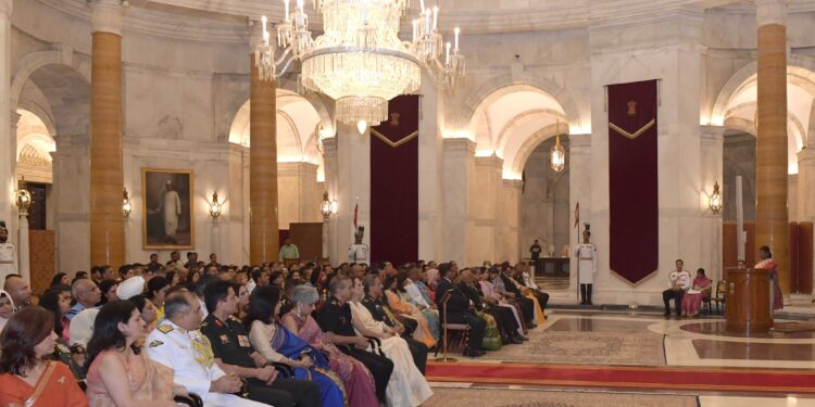 तेजी से बदलते भू-राजनीतिक माहौल में, हमें किसी भी प्रतिकूल स्थिति से निपटने के लिए अच्छी तरह तैयार रहने की जरूरत है: राष्ट्रपति मुर्मू