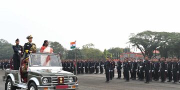 राष्ट्रपति ने राष्ट्रीय रक्षा अकादमी के 145वें कोर्स की पासिंग आउट परेड की समीक्षा की
