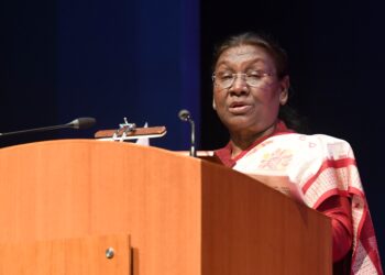 लोगों को न केवल उनके अधिकारों के प्रति जागरूक बनाने, बल्कि उन्हें कानूनी सहायता प्रदान करने में भी सहायता करने के लिए भी एक जागरूकता अभियान शुरू करने की जरूरत है: राष्ट्रपति