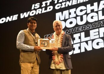 अच्छी मौलिक कहानी पर आधारित और सार्वभौमिक संदेश वाली फिल्म वैश्विक दर्शकों तक पहुंच कायम कर सकती है: माइकल डगलस