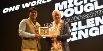 अच्छी मौलिक कहानी पर आधारित और सार्वभौमिक संदेश वाली फिल्म वैश्विक दर्शकों तक पहुंच कायम कर सकती है: माइकल डगलस
