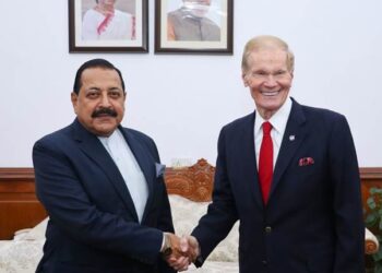 भारत और अमेरिका अगले वर्ष की पहली तिमाही में इसरो के भूस्थिर उपग्रह प्रक्षेपण यान पर नासा-इसरो सिंथेटिक एपर्चर रडार नामक पृथ्वी अवलोकन के लिए संयुक्त माइक्रोवेव रिमोट सेंसिंग उपग्रह का प्रक्षेपण करेंगे :डॉ. सिंह