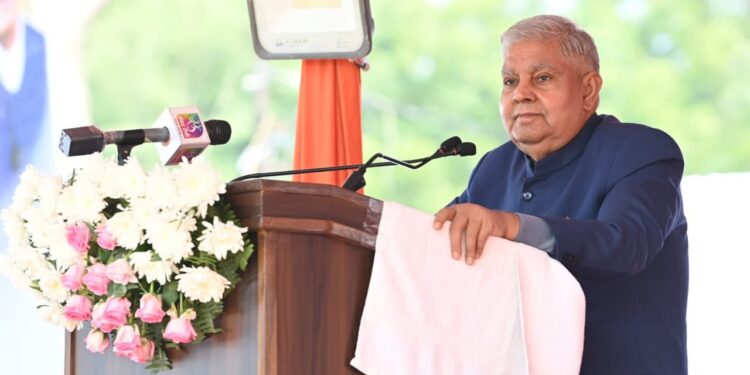 अटल जी सिद्धांतों पर अटल और मार्मिक मुद्दों पर अत्यंत मुलायम थे : उपराष्ट्रपति श्री धनखड़