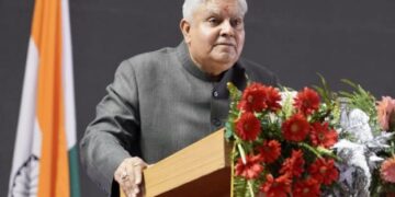 हममें से बहुतों ने तो वेद देखा ही नहीं है, मेरा आग्रह रहेगा कि हम ज्यादा से ज्यादा लोगों को वेदों से अवगत कराएं : उपराष्ट्रपति