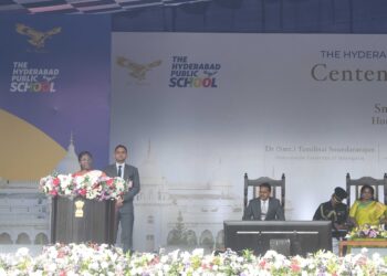 भविष्य के लिए पाठ्यक्रम तैयार करते समय सभी हितधारकों को विद्यार्थियों के समग्र विकास को ध्यान में रखना चाहिए : राष्ट्रपति