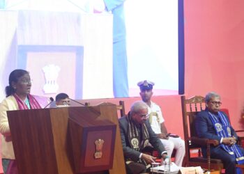 नवाचार और प्रौद्योगिकी के माध्यम से 21वीं सदी को भारत की सदी बनाने में आईआईटी खड़गपुर जैसे संस्थानों को महत्वपूर्ण भूमिका निभानी होगी: राष्ट्रपति मुर्मू