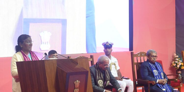 नवाचार और प्रौद्योगिकी के माध्यम से 21वीं सदी को भारत की सदी बनाने में आईआईटी खड़गपुर जैसे संस्थानों को महत्वपूर्ण भूमिका निभानी होगी: राष्ट्रपति मुर्मू