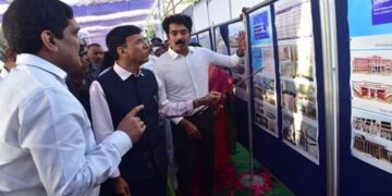 डॉ. मनसुख मांडविया ने आंध्र प्रदेश के विजयवाड़ा में 2 क्रिटिकल केयर ब्लॉक और एक बीएसएल-3 प्रयोगशाला का किया शिलान्यास