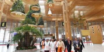 प्रधानमंत्री ने केम्पेगौड़ा अंतरराष्ट्रीय हवाईअड्डे के टर्मिनल 2 के इंटीरियर के लिए वर्ल्ड स्पेशल पुरस्कार जीतने पर बेंगलुरुवासियों को दी बधाई
