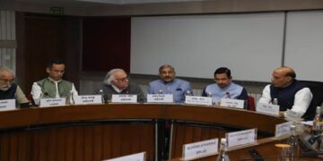 सरकार ने संसद के 4 दिसम्‍बर से शुरू हो रहे शीतकालीन सत्र से पूर्व सदन में विभिन्न राजनीतिक दलों के नेताओं के साथ बैठक की