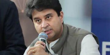 नागरिक उड्डयन मंत्री श्री ज्योतिरादित्य एम. सिंधिया ने हवाईअड्डा संचालकों के साथ सलाहकार समूह की बैठक की अध्यक्षता की