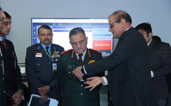 चीफ ऑफ डिफेंस स्टाफ (सीडीएस) जनरल अनिल चौहान ने सी-डॉट का किया दौरा