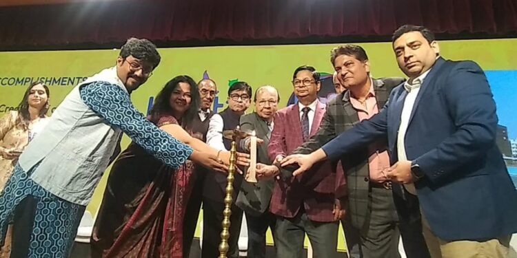 देबाशीष सेन ने जैन फ्यूचरिस्टिक अकादमी में बाल साहित्य महोत्सव का किया उद्घाटन