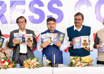 कोलकाता पुस्तक मेला में डॉ. सुनील शर्मा की पुस्तकें ‘आर्टिफिशियल इंटेलिजेंस’ व ’चैटजीपीटी’ विमोचित