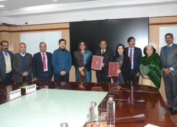 हरित पहल को बढ़ावा देने और सुगम बनाने के लिए भारतीय रेलवे और सीआईआई के बीच समझौता ज्ञापन पर हस्ताक्षर