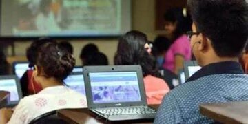 भारत सरकार ने सभी विद्यालयों और उच्च शिक्षण संस्थानों को अगले तीन वर्षों के भीतर भारतीय भाषाओं में प्रत्येक पाठ्यक्रम के लिए अध्ययन सामग्री डिजिटल रूप से उपलब्ध कराने का दिया निर्देश