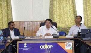 डीपीआईआईटी स्थानीय ई-कॉमर्स विकास को बढ़ावा देने, कारीगरों और किसानों को बढ़ावा देने के लिए देशव्यापी ‘एक जिला एक उत्पाद संपर्क’ कार्यक्रम आयोजित कर रहा है
