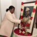 राष्ट्रपति श्रीमती द्रौपदी मुर्मू ने नेताजी सुभाष चंद्र बोस की जयंती पर उन्हें पुष्पांजलि अर्पित की