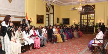 राष्‍ट्रपति ने महिला उद्यमियों से कहा कि आप न केवल एक बिजनेस लीडर हैं, आप परिवर्तन के अग्रदूत हैं