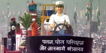 पत्तन,पोत परिवहन और जलमार्ग मंत्रालय की झांकी ने समुद्री क्षेत्र में नारी शक्ति और सागरमाला की शक्ति का अनावरण किया