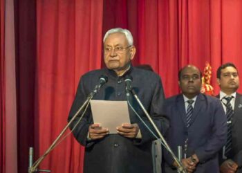 प्रधानमंत्री ने श्री नीतीश कुमार को बिहार के मुख्यमंत्री पद की शपथ ग्रहण करने पर बधाई दी