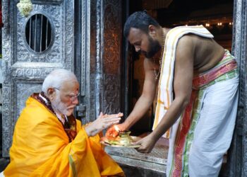 प्रधानमंत्री ने तमिलनाडु के अरुलमिगु रामनाथस्वामी मंदिर में की पूजा-अर्चना