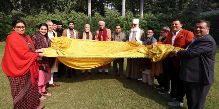 प्रधानमंत्री ने अजमेर शरीफ दरगाह में ख्वाजा मोइनुद्दीन चिश्ती के उर्स के दौरान चढ़ाने के लिए पवित्र चादर भेंट की