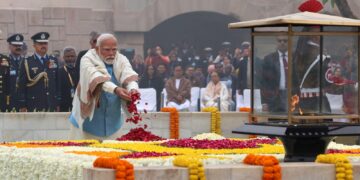 प्रधानमंत्री ने महात्मा गांधी की पुण्य तिथि पर उन्हें श्रद्धा-सुमन अर्पित किए