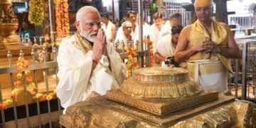 प्रधानमंत्री का विभिन्न तीर्थस्थलों का दौरा और उन्‍होंने विभिन्न भाषाओं में रामायण का पाठ सुना