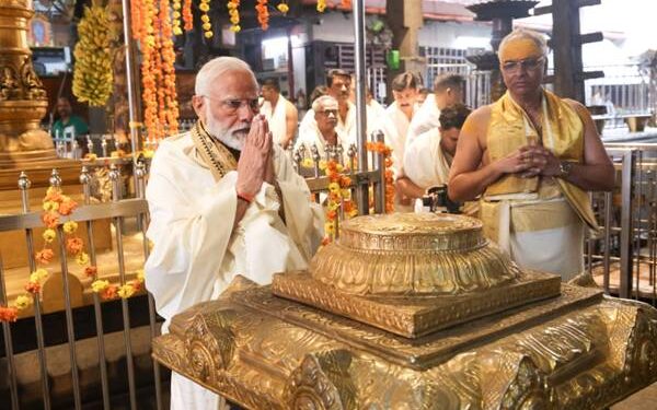 प्रधानमंत्री का विभिन्न तीर्थस्थलों का दौरा और उन्होंने विभिन्न भाषाओं में रामायण का पाठ सुना