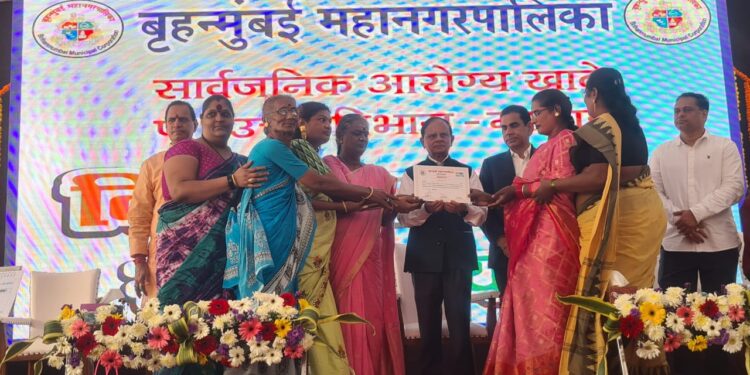 प्रधानमंत्री के प्रधान सचिव ने मुंबई में विकसित भारत संकल्प यात्रा में लिया भाग