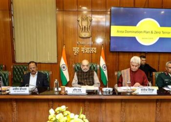 अमित शाह ने हाल ही में जम्मू और कश्मीर में हुए आतंकी हमले के मद्देनज़र वहां की सुरक्षा स्थिति पर की समीक्षा बैठक की अध्यक्षता