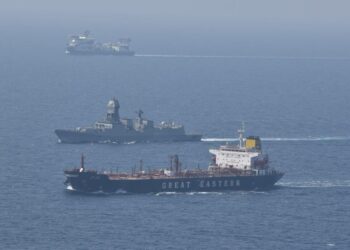 भारतीय नौसेना के पोत उत्तरी/मध्य अरब सागर में मिशन पर तैनात हैं