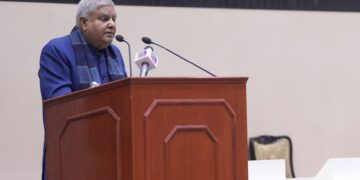 सार्वजनिक क्षेत्र भारतीय अर्थव्यवस्था की रीढ़ है और यह सामाजिक उत्थान में अपना योगदान देता है : उपराष्ट्रपति